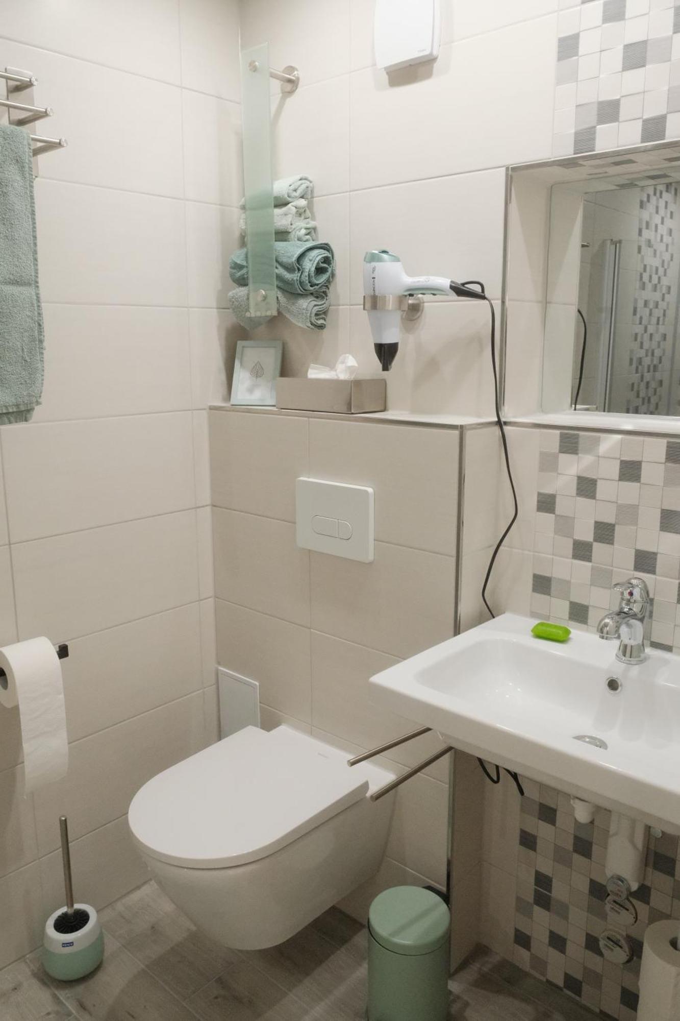 Zimmervermietung Hebenstreit Bernburg Bagian luar foto